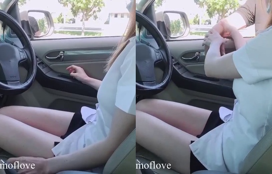Onlyfans น้องแบม charmoflove กระโปรงสั้นในรถ